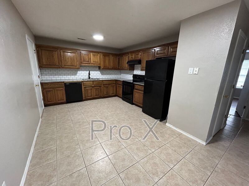 1598 Tolleson Loop - Photo 2 of 14