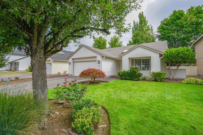 2607 Se 175th Ave - Photo 3 of 27
