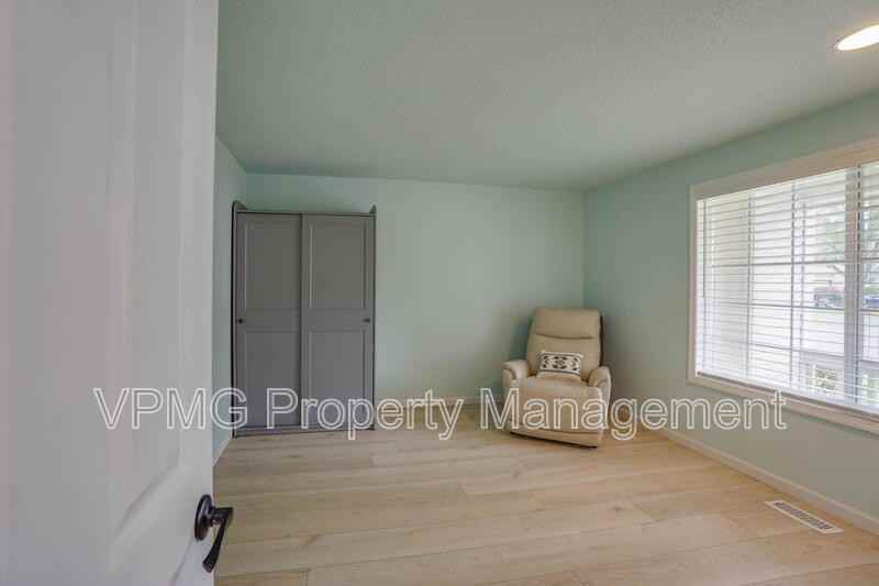 2607 Se 175th Ave - Photo 7 of 27