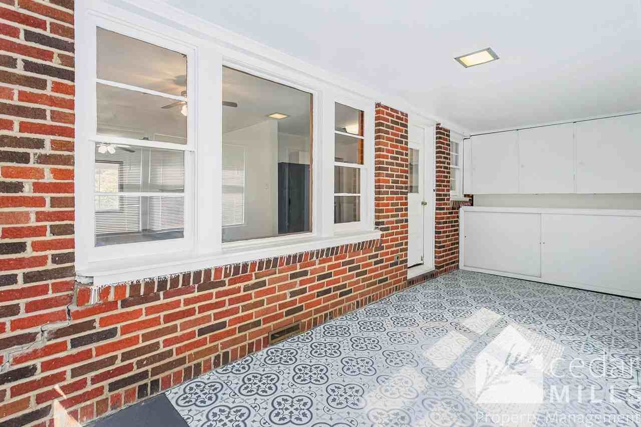1810 N Garland St - Photo 7 of 11