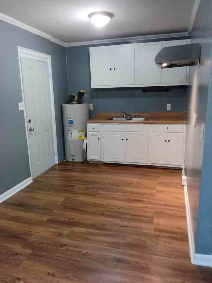 2331 Lake Ave - Photo 7 of 8