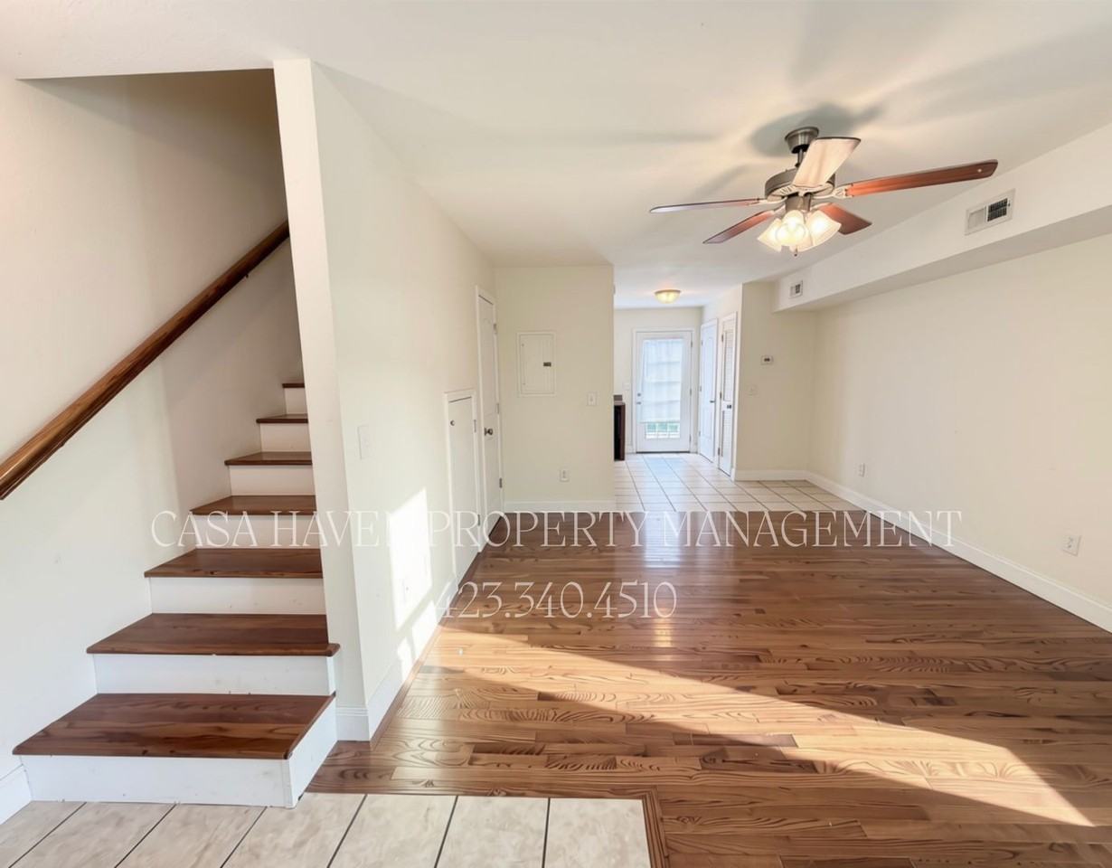 122 Leach Dr #103 - Photo 3 of 9