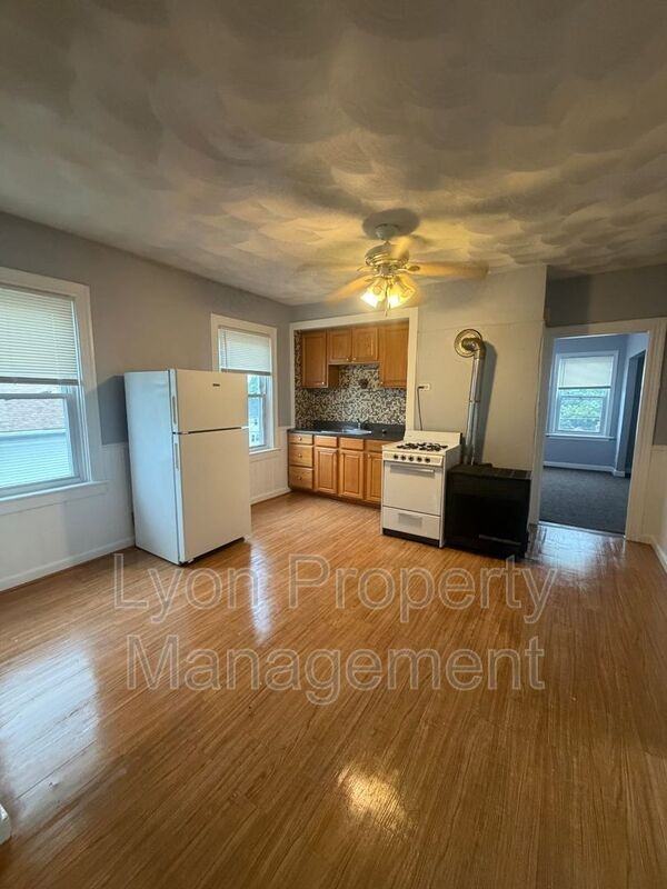 95 Langdon St #3 - Photo 2 of 13
