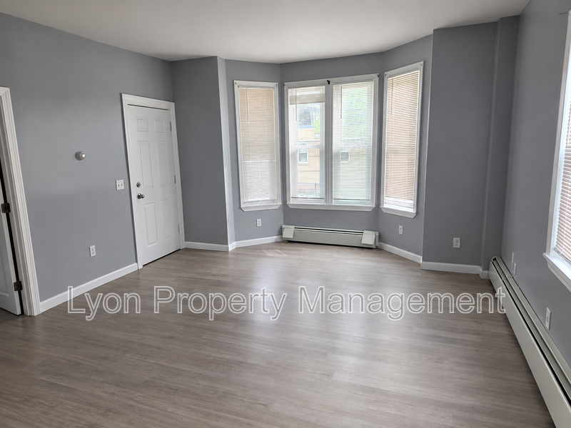 55 Kossuth St #1stFL - Photo 6 of 7