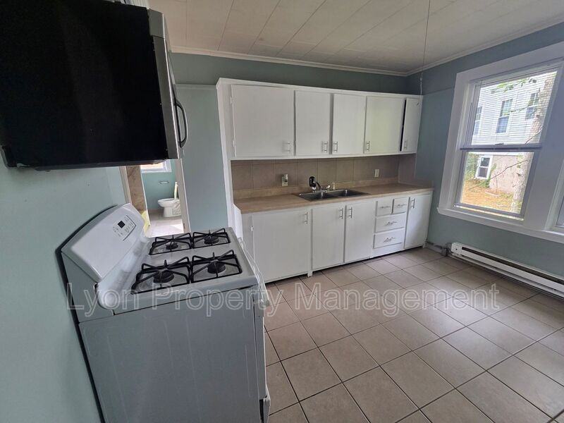 88 Garfield Ave #5 - Photo 4 of 11
