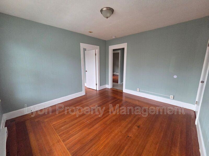 88 Garfield Ave #5 - Photo 6 of 11