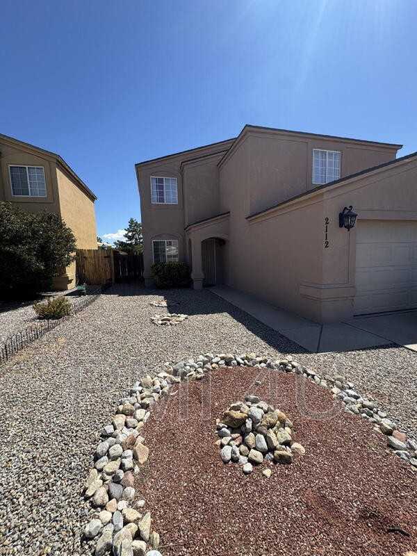 2112 Sea Foam St Nw - Photo 4 of 32