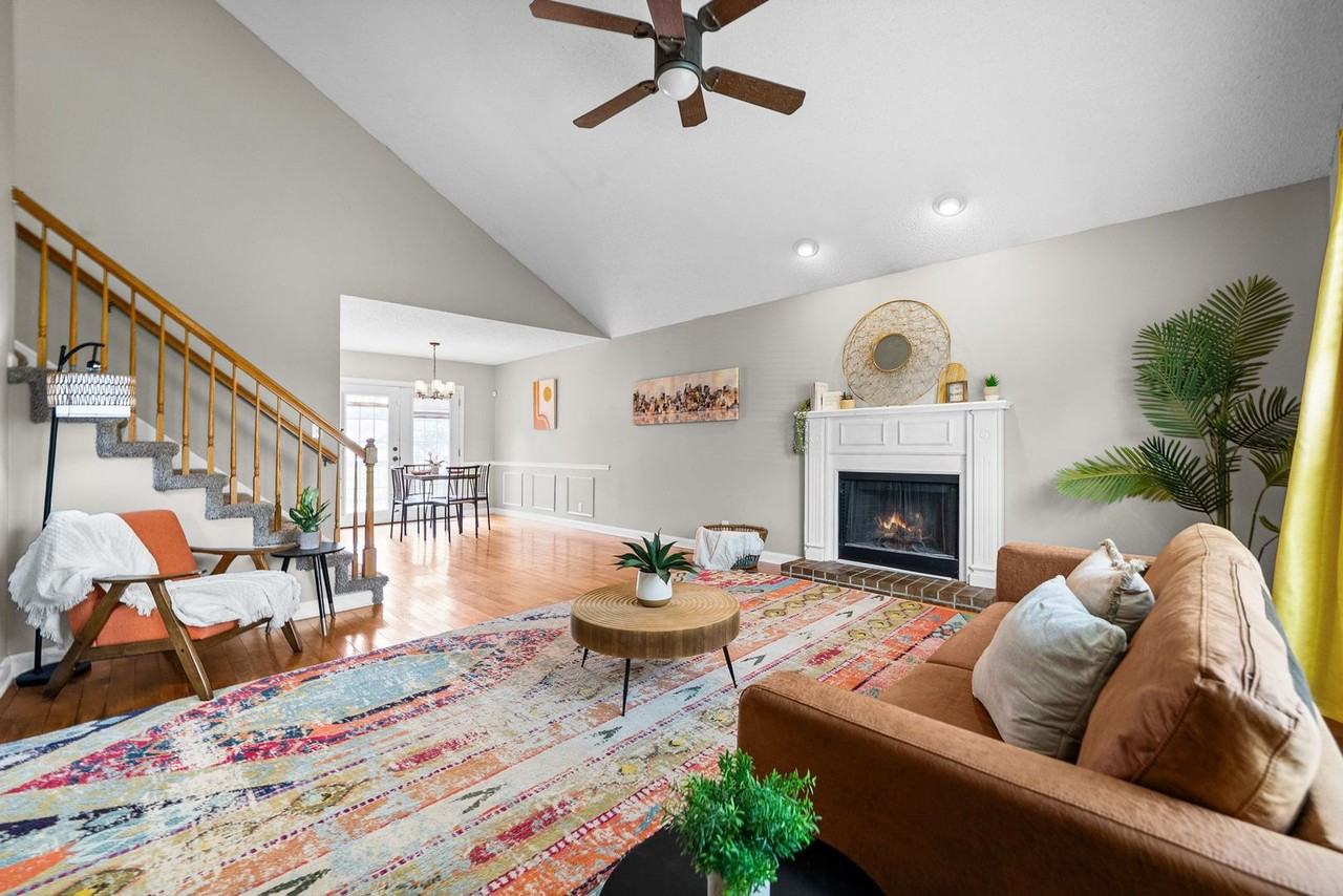 1226 Cobblestone Ln - Photo 4 of 30