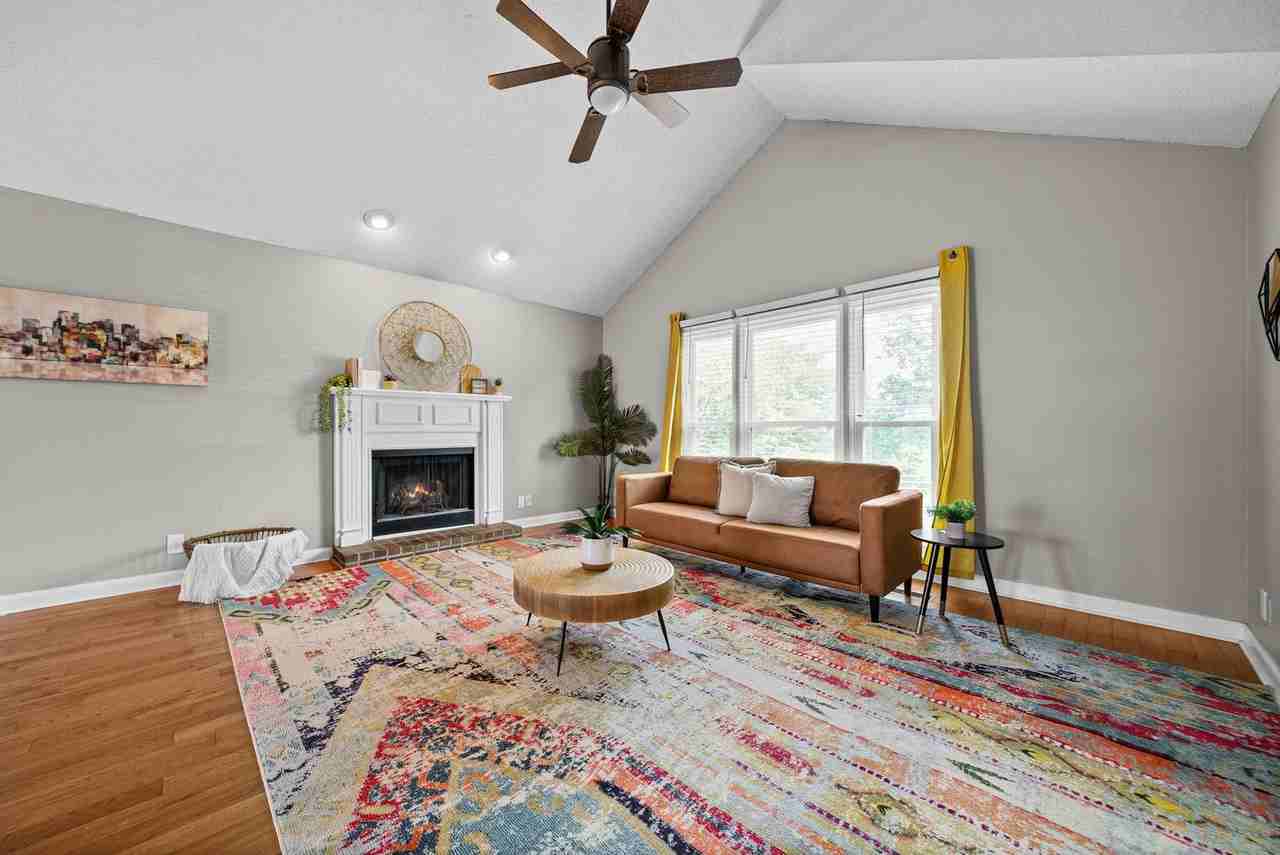 1226 Cobblestone Ln - Photo 7 of 30