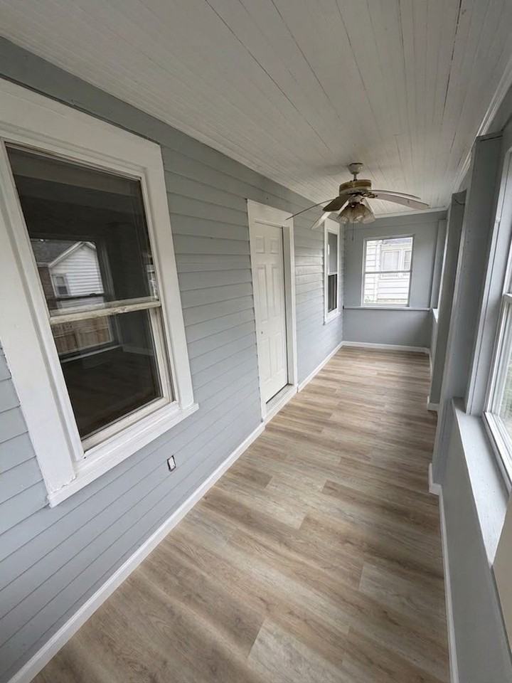 270 Homecrest Ave - Photo 3 of 14