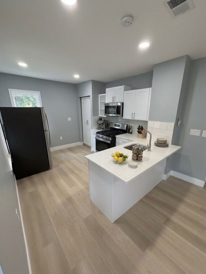 270 Homecrest Ave - Photo 5 of 14
