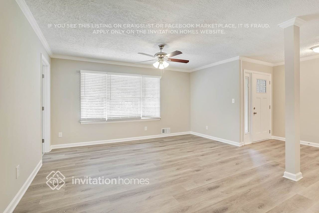 3074 Boulder Way - Photo 4 of 26