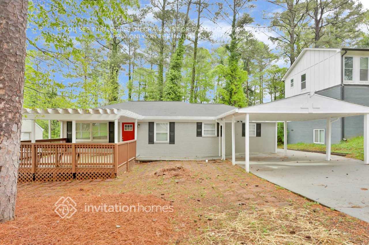 2100 Dellwood Pl - Photo 2 of 24
