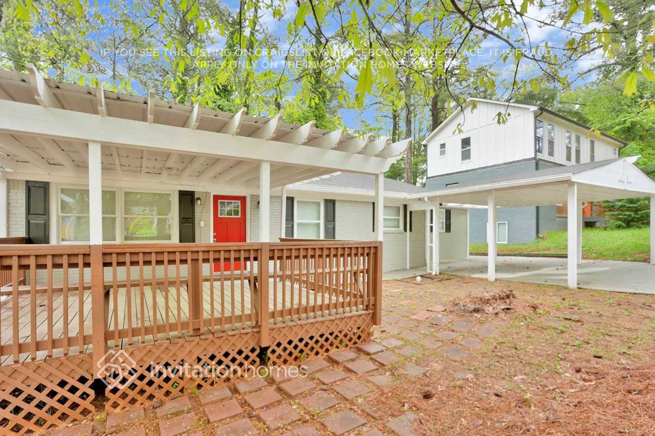 2100 Dellwood Pl - Photo 4 of 24