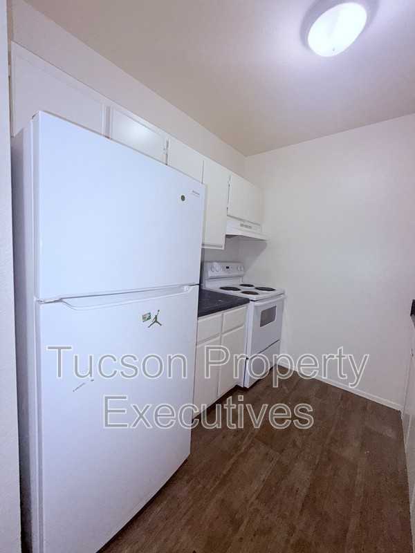 319 E Mohave Rd - Photo 2 of 5