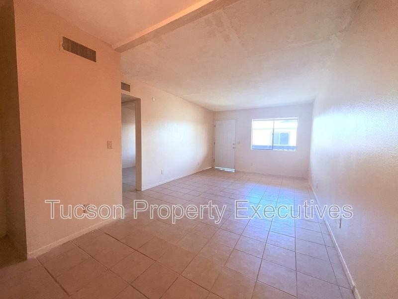 319 E Mohave Rd - Photo 7 of 8