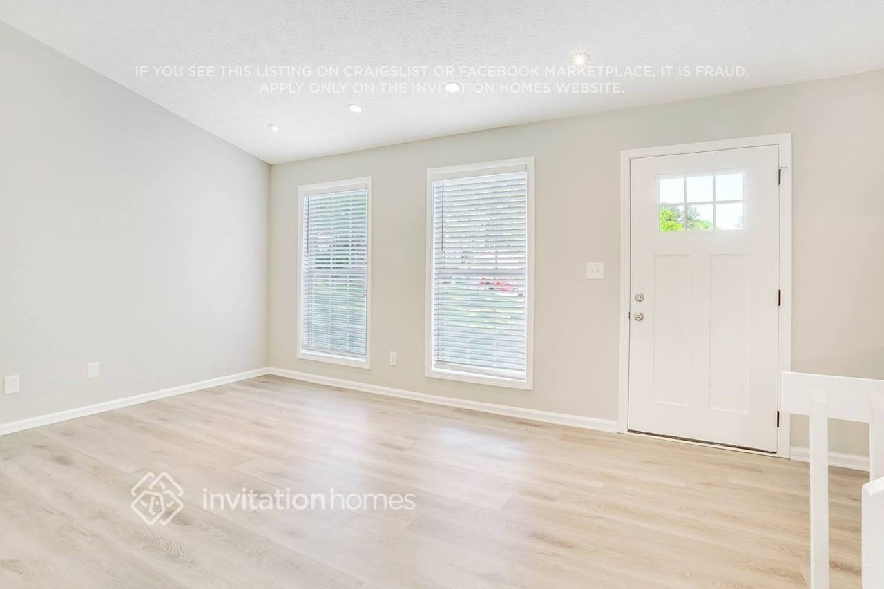 3835 Wood Path Dr - Photo 4 of 24