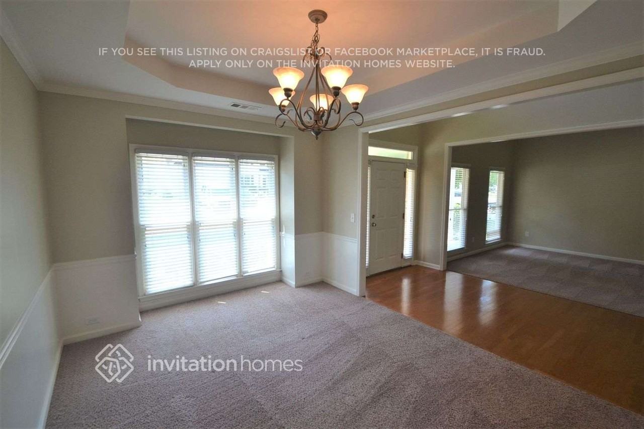 9175 Waterford Ln - Photo 2 of 14