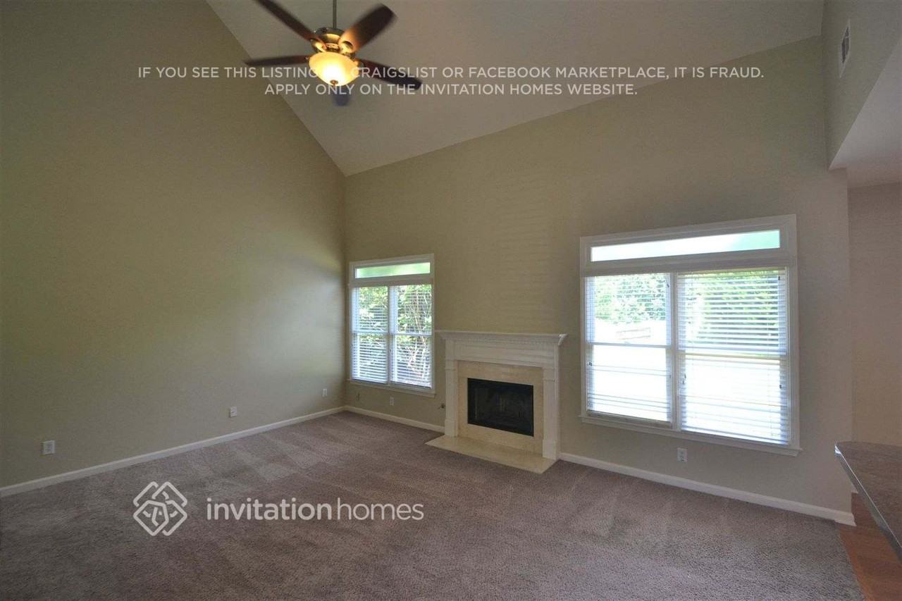 9175 Waterford Ln - Photo 4 of 14