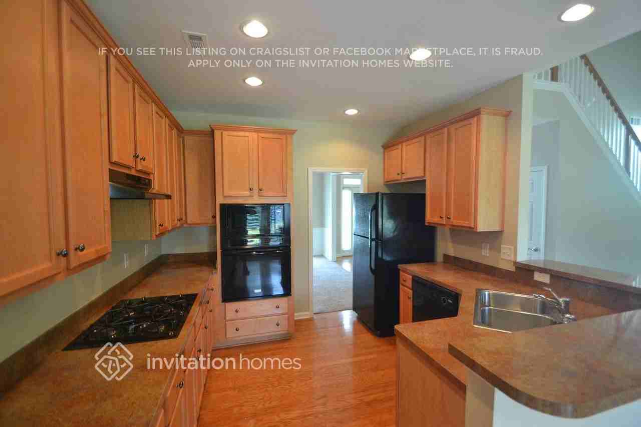 9175 Waterford Ln - Photo 5 of 14