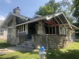 featured image of 449 S Henderson St