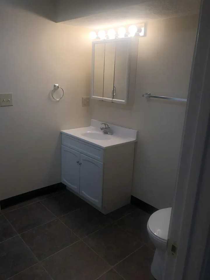 449 S Henderson St - Photo 4 of 27