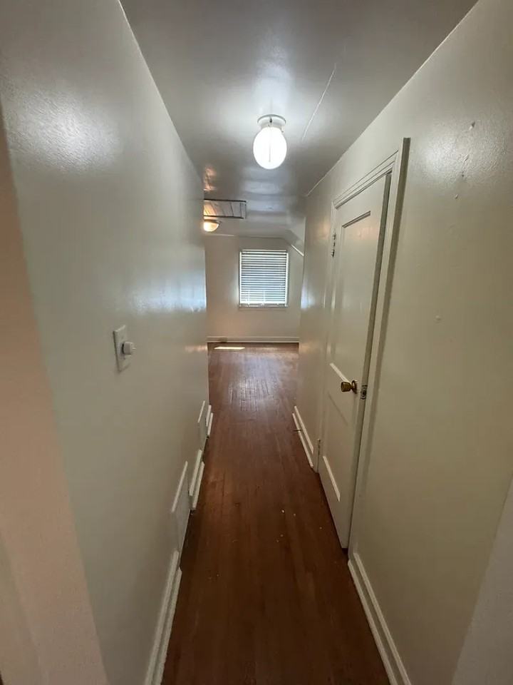 805 S Henderson St - Photo 4 of 22