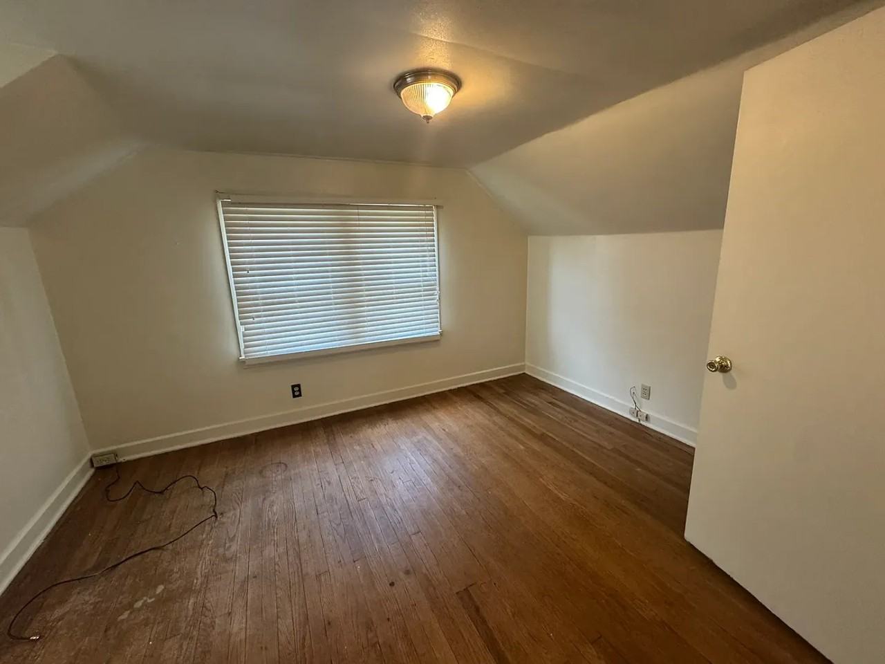 805 S Henderson St - Photo 6 of 22