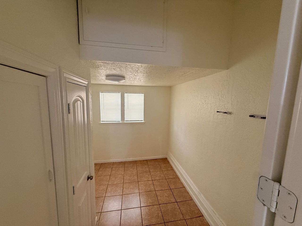 1413 Nw Andrews Ave - Photo 4 of 13