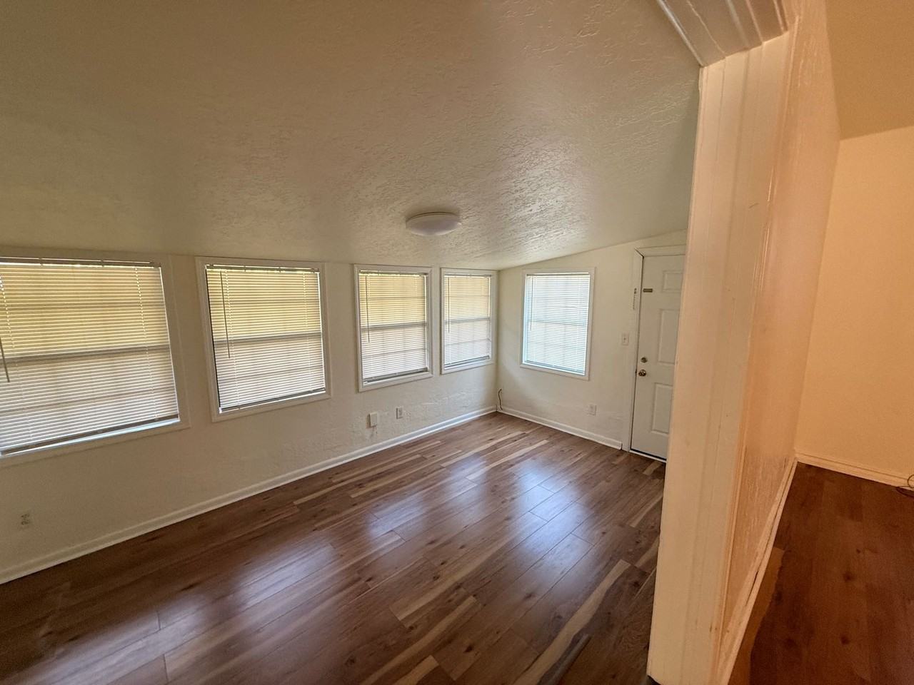 1413 Nw Andrews Ave - Photo 5 of 13