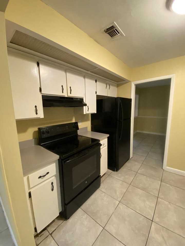 3509 Lori Ln N - Photo 2 of 4