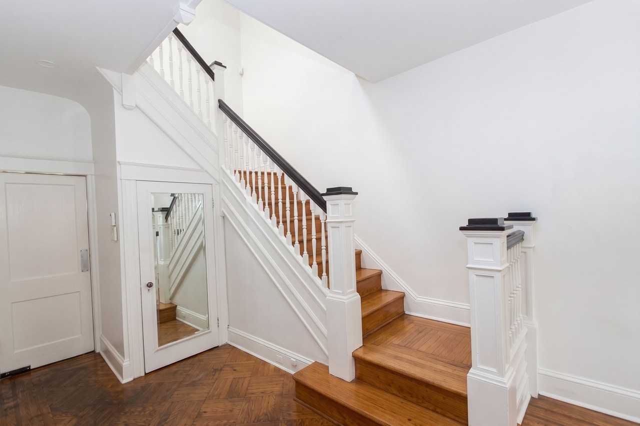 328 E 33rd St - Photo 4 of 14