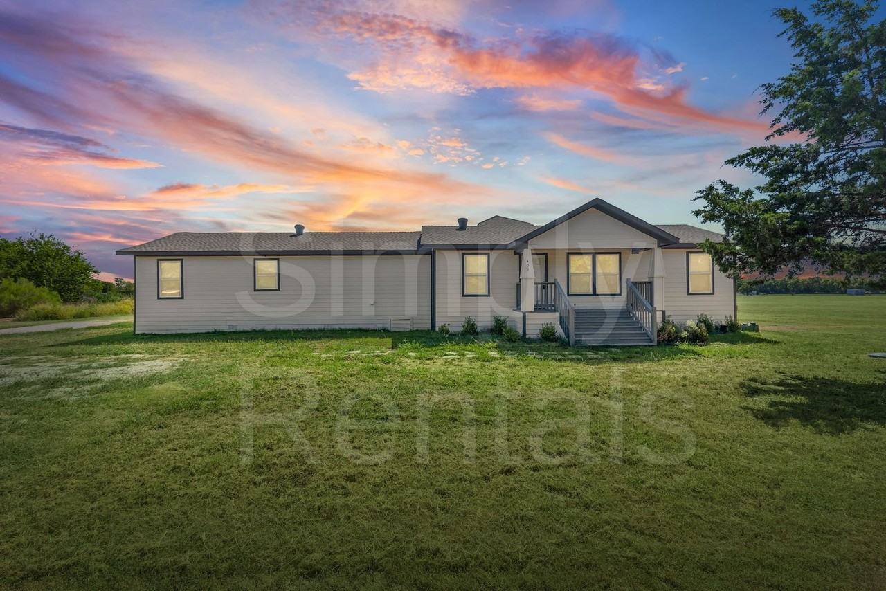 401 Mcilrath - Photo 2 of 32