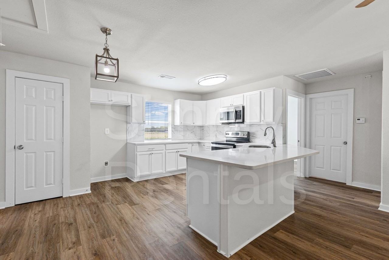 401 Mcilrath - Photo 7 of 32