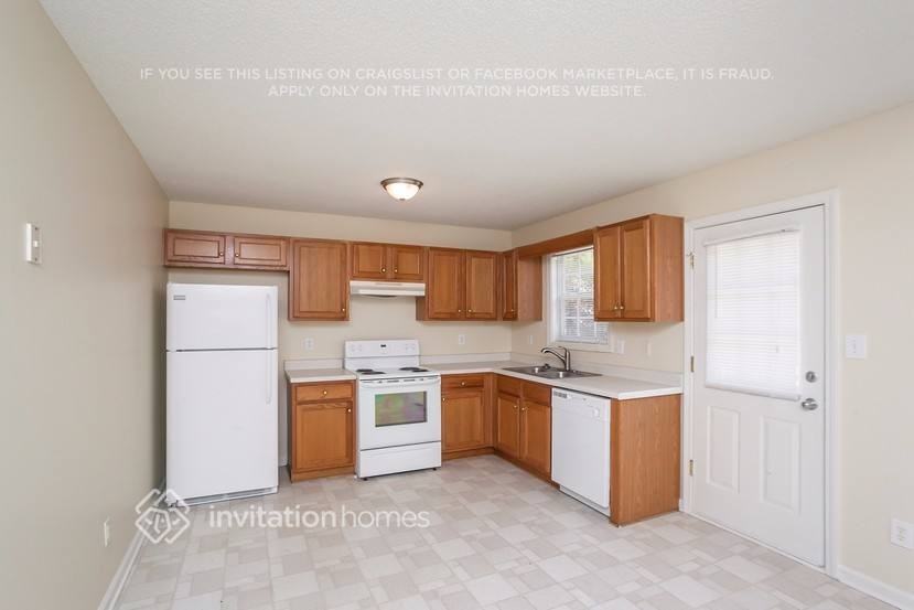 96 Connie Dr - Photo 6 of 17