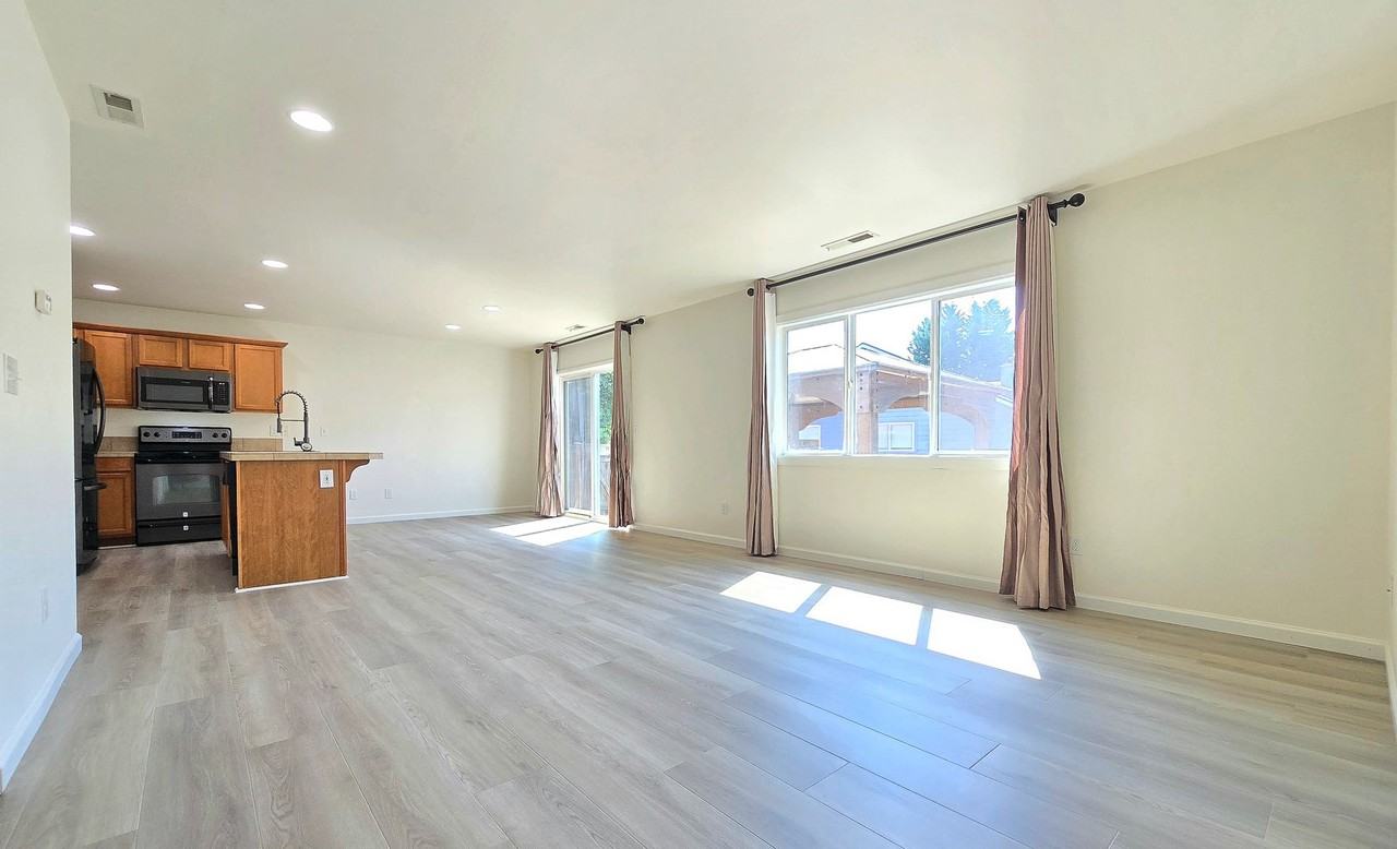 6406 35th St Ne - Photo 4 of 24