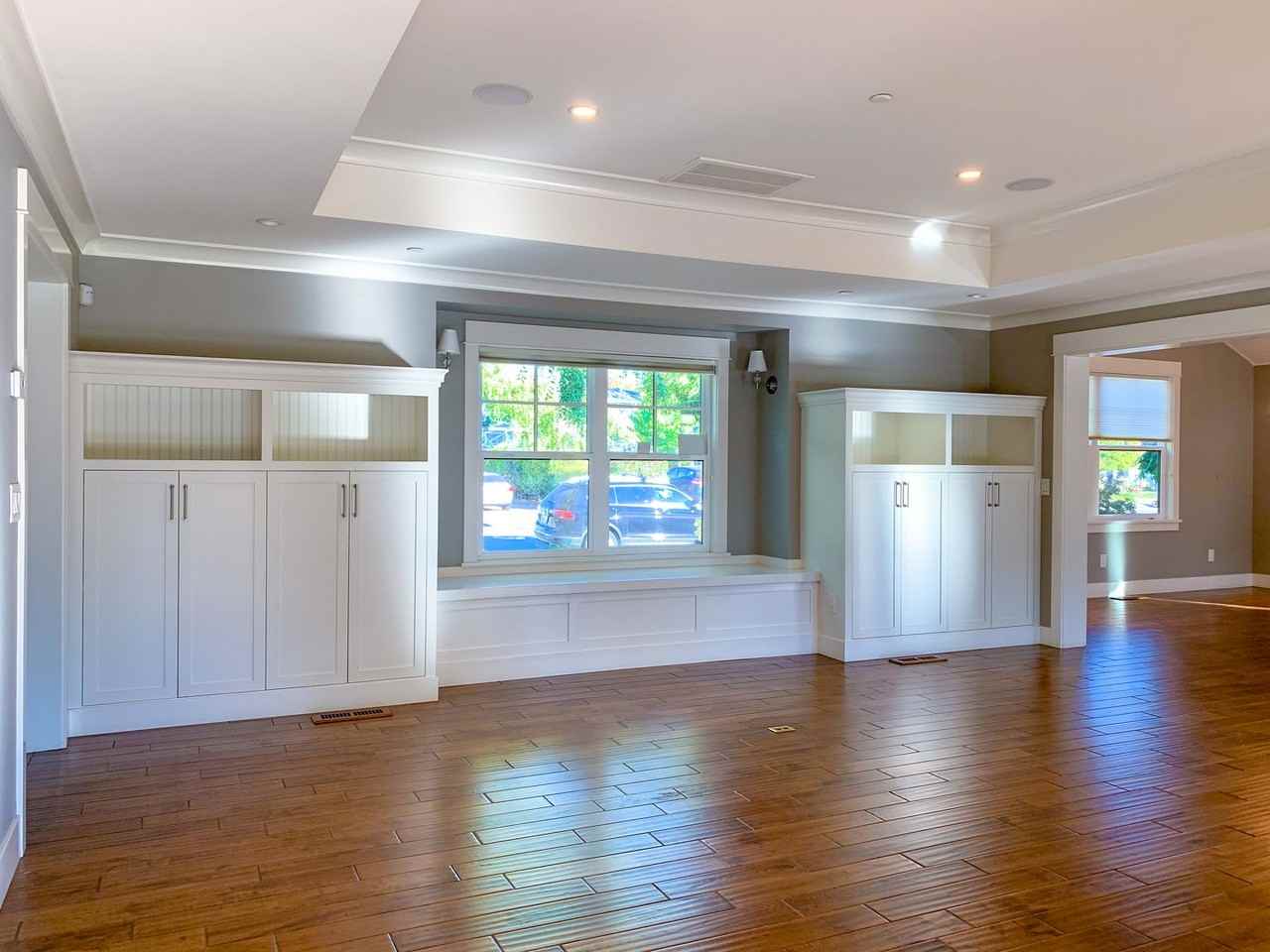 15019 Brewster Ave - Photo 2 of 24