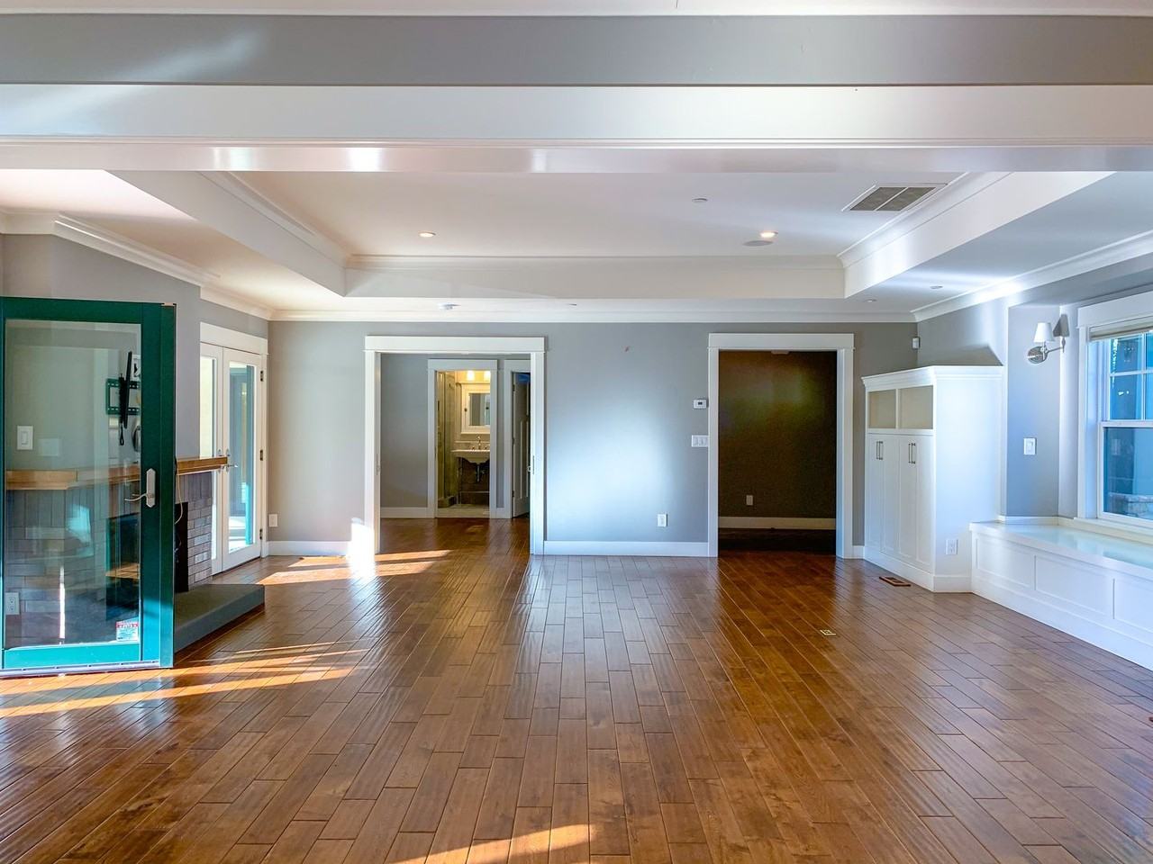 15019 Brewster Ave - Photo 7 of 24