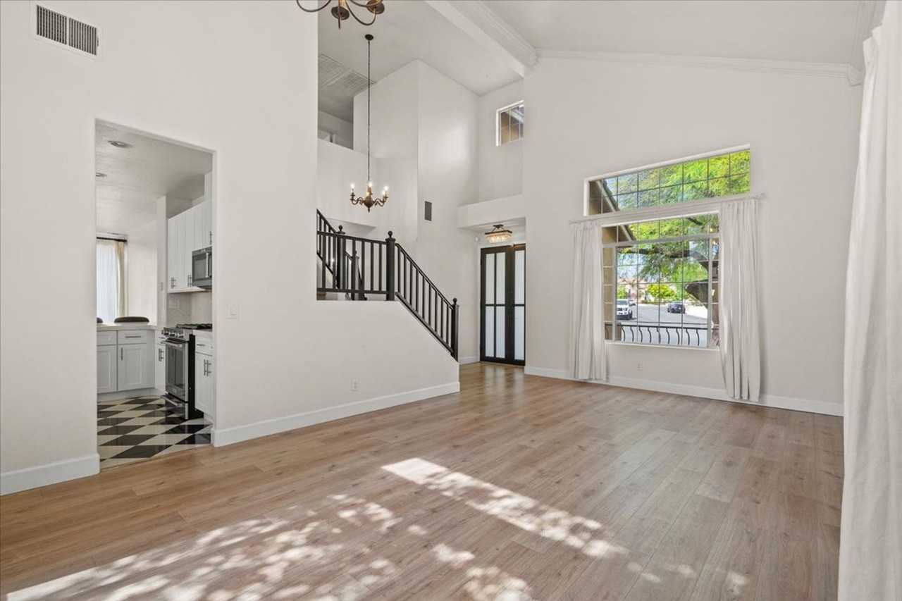 8225 Ruby Mountain Way - Photo 4 of 21