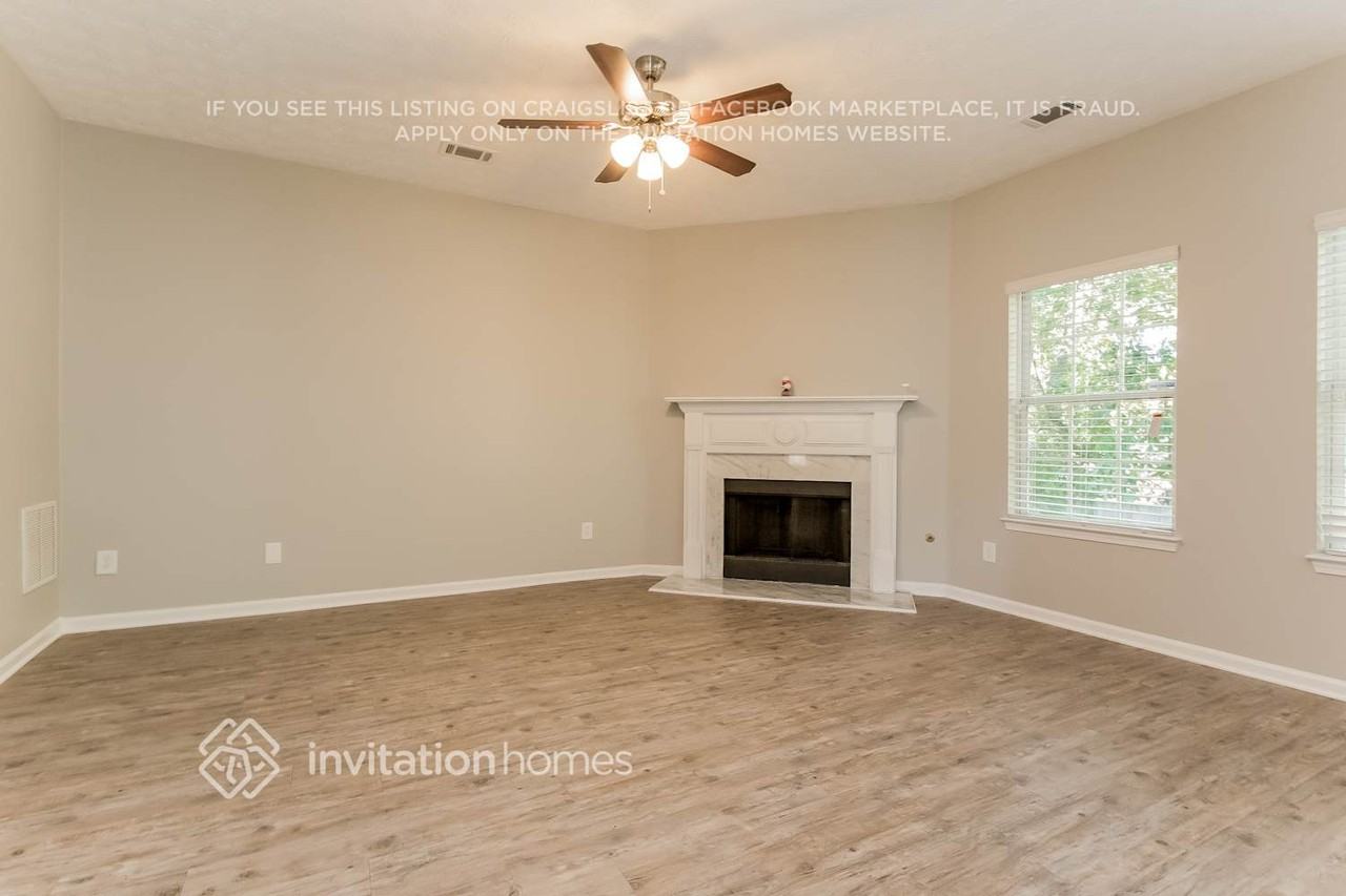 460 Hulan Way - Photo 4 of 18