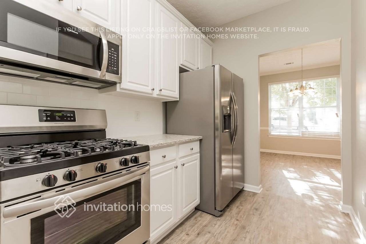 460 Hulan Way - Photo 6 of 18