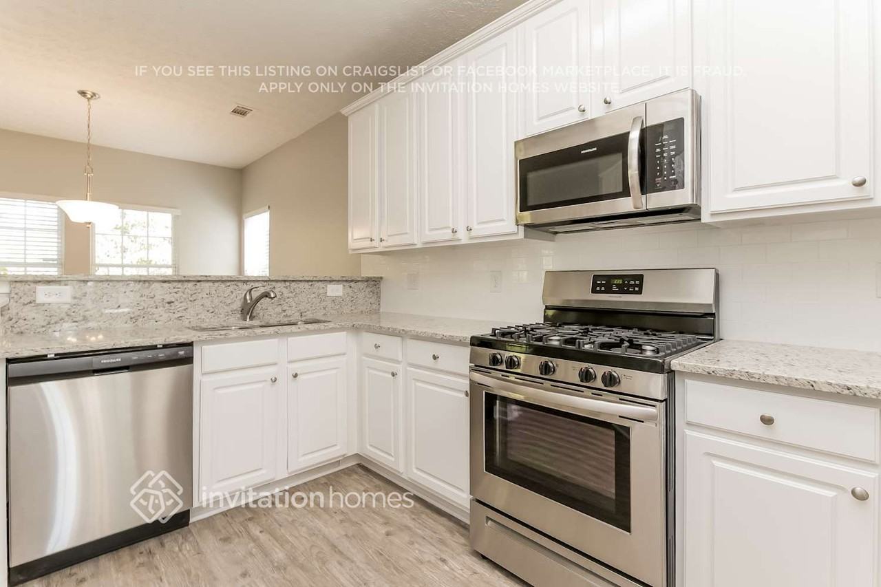 460 Hulan Way - Photo 7 of 18