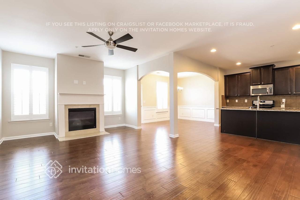 3552 Village Enclave Ln - Photo 2 of 15