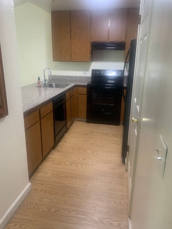 3501 35th Ave #6 - Photo 3 of 26