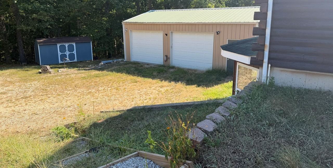 15900 Top Dr - Photo 5 of 27