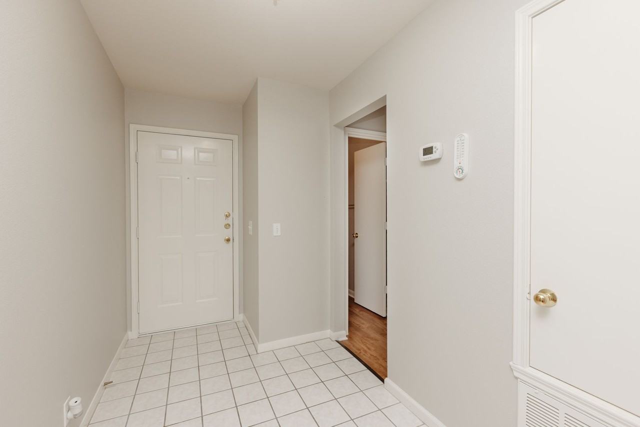 704 Red River Ln - Photo 2 of 20