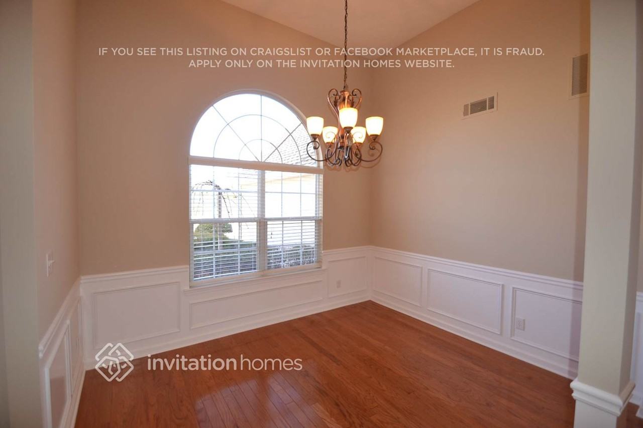 2405 Pemberton Pt - Photo 5 of 13