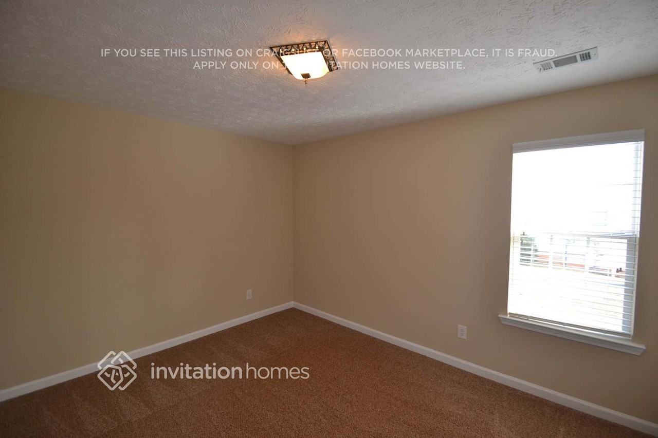 2405 Pemberton Pt - Photo 7 of 13