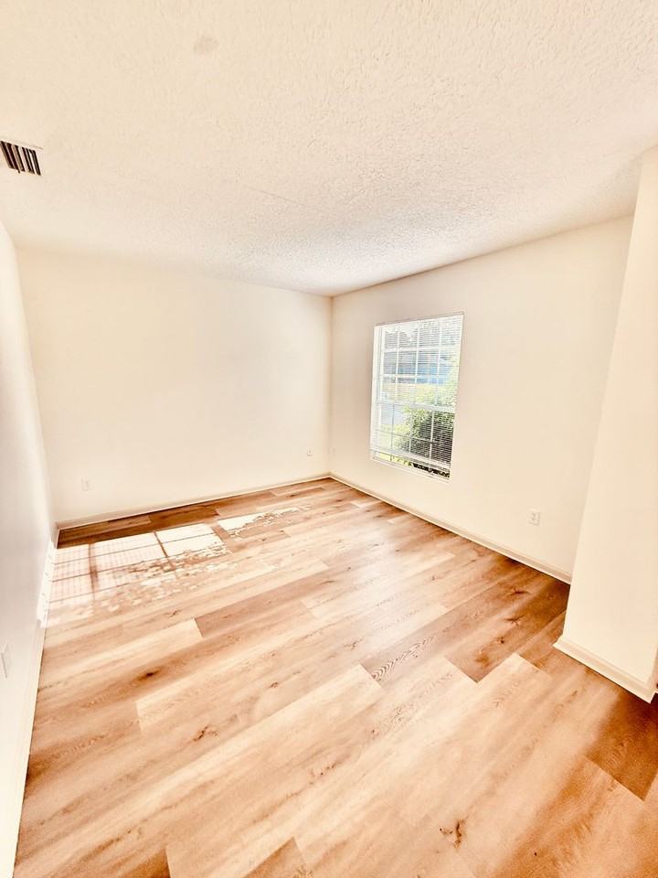 3206 Tarpon Ave Se - Photo 4 of 38