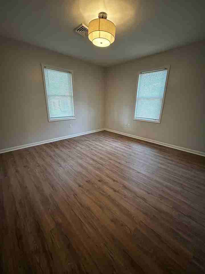 1218 Paxton St - Photo 3 of 14